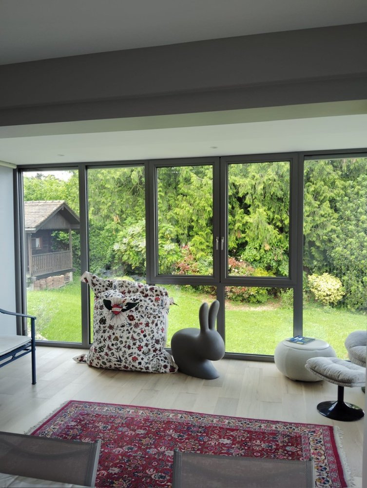 Installation d'un ensemble entièrement vitrée sur deux niveaux avec une magnifique vue sur le lac Léman (74)