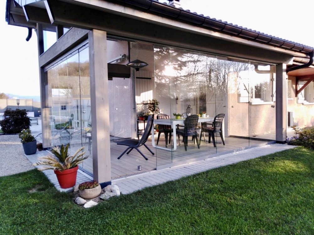 Spécialiste solution vitrées pour fermeture de terrasse entièrement vitrée