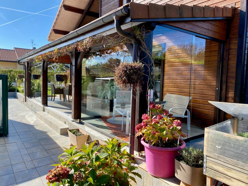 Installation de pivotant coulissant pour fermeture de terrasse en Haute-Savoie