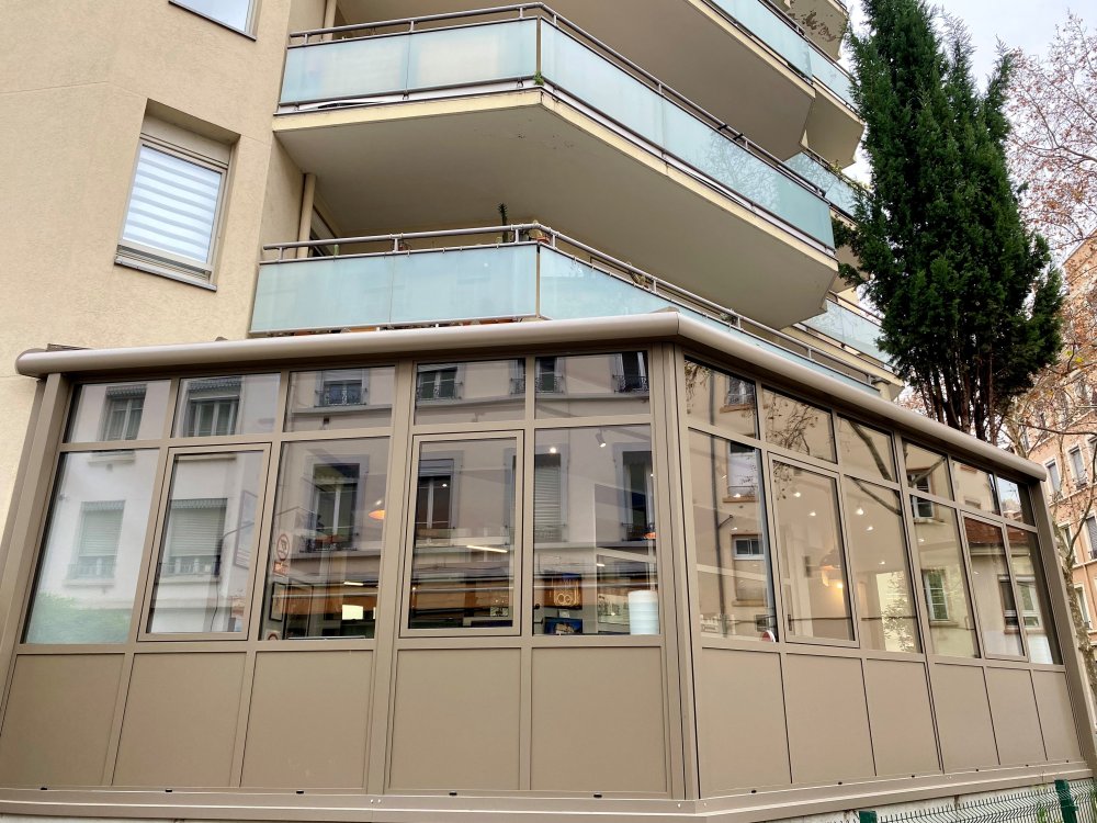 Pose d'une véranda en copropriété au coeur de Lyon