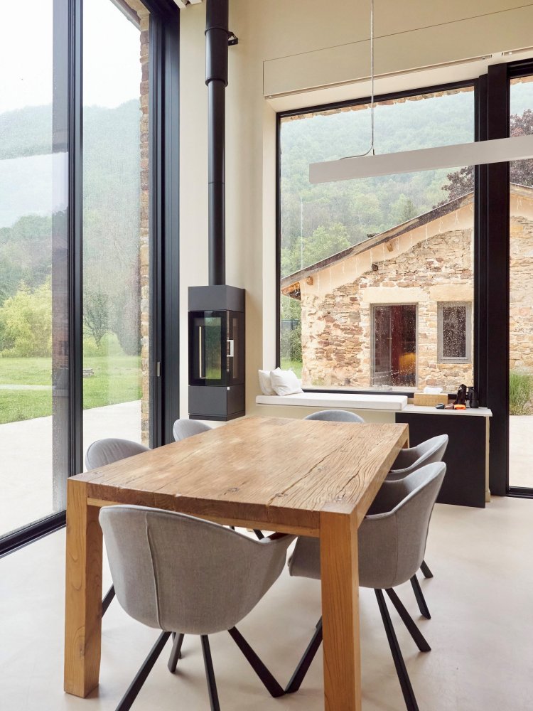 Fourniture et pose  de coulissants minimalistes sur-mesure avec une grande surface vitrée en Isère (38) 