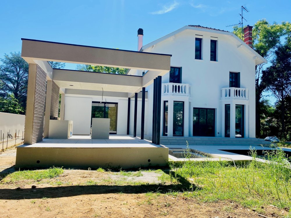 Fourniture et pose  de l'ensemble des menuiseries d'une sublime maison bourgeoise près de Lyon à Ecully (69) 