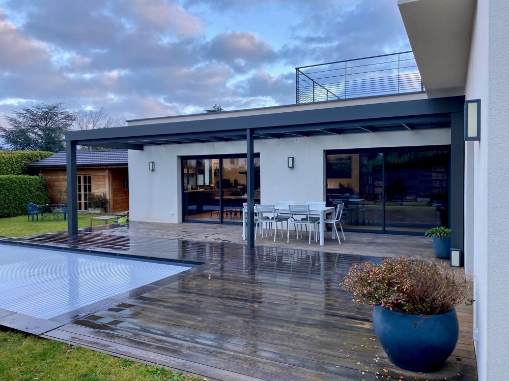 Installation d'une pergola à toiture vitrée près de Villefranche-sur-Saône
